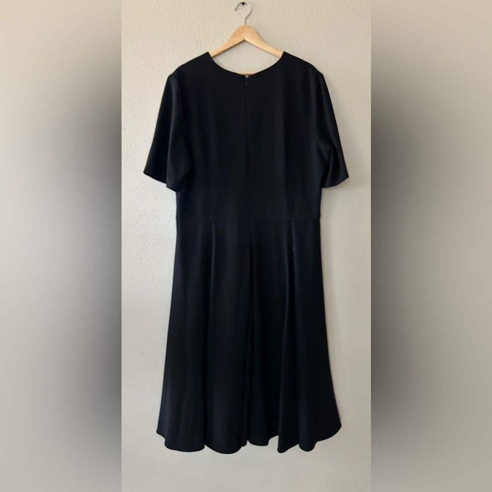 Gal Meets Glam Edith City Crepe Dress Black V Neck Knee Length Size 18 - Picture 9 of 10